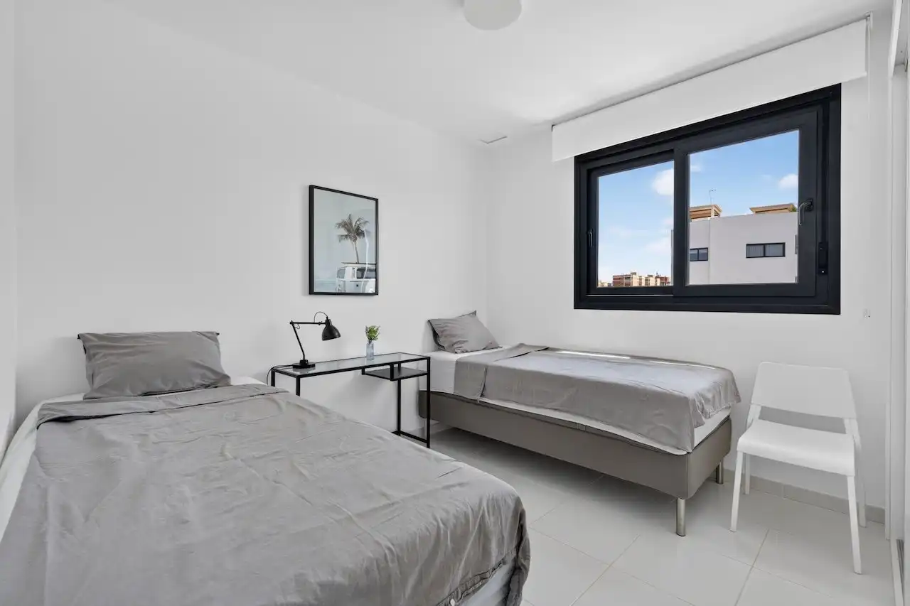 Habitación de Ático en venta en Elche / Elx con Aire acondicionado, Calefacción y Jardín privado