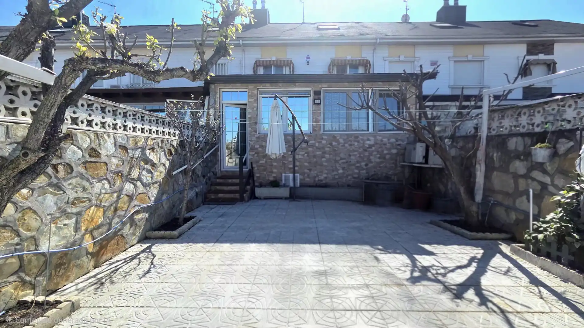 Jardí de Casa o xalet en venda en Parla amb Aire condicionat, Calefacció i Jardí privat