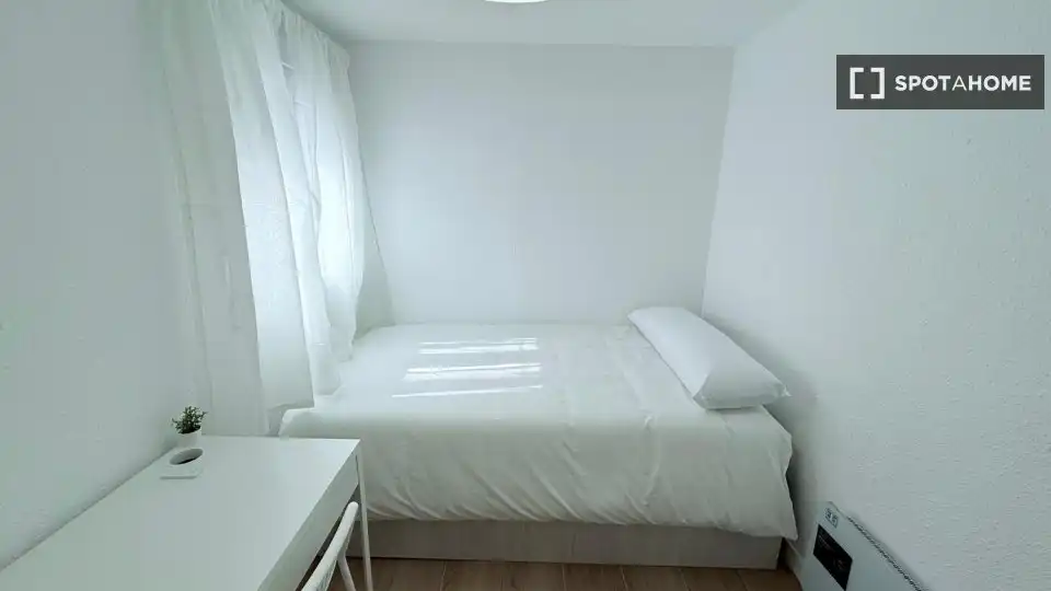 Room in Casco Histórico de Vallecas
