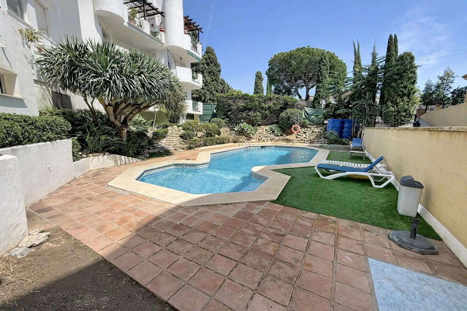 Swimming pool of Apartments for sale in Mijas  with Private garden, Alarm and Community pool