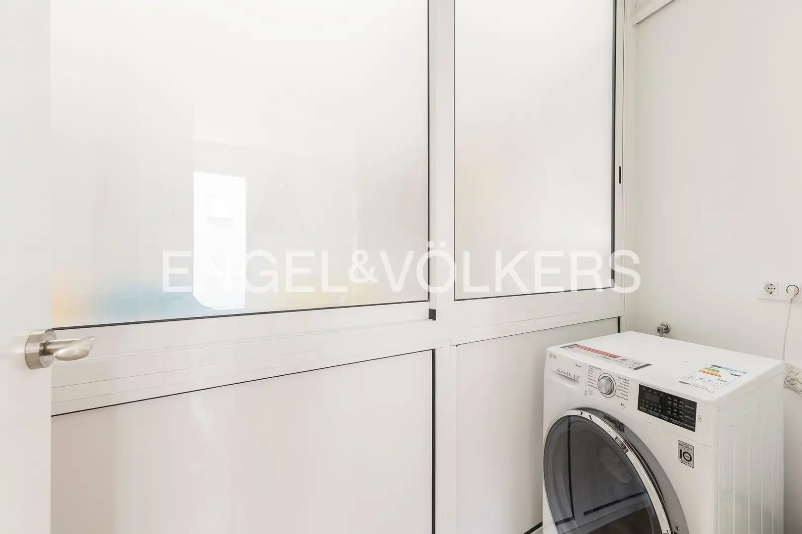Außenansicht von Wohnung zum Verkauf in Barcelona mit Klimaanlage, Heizung und Parkett