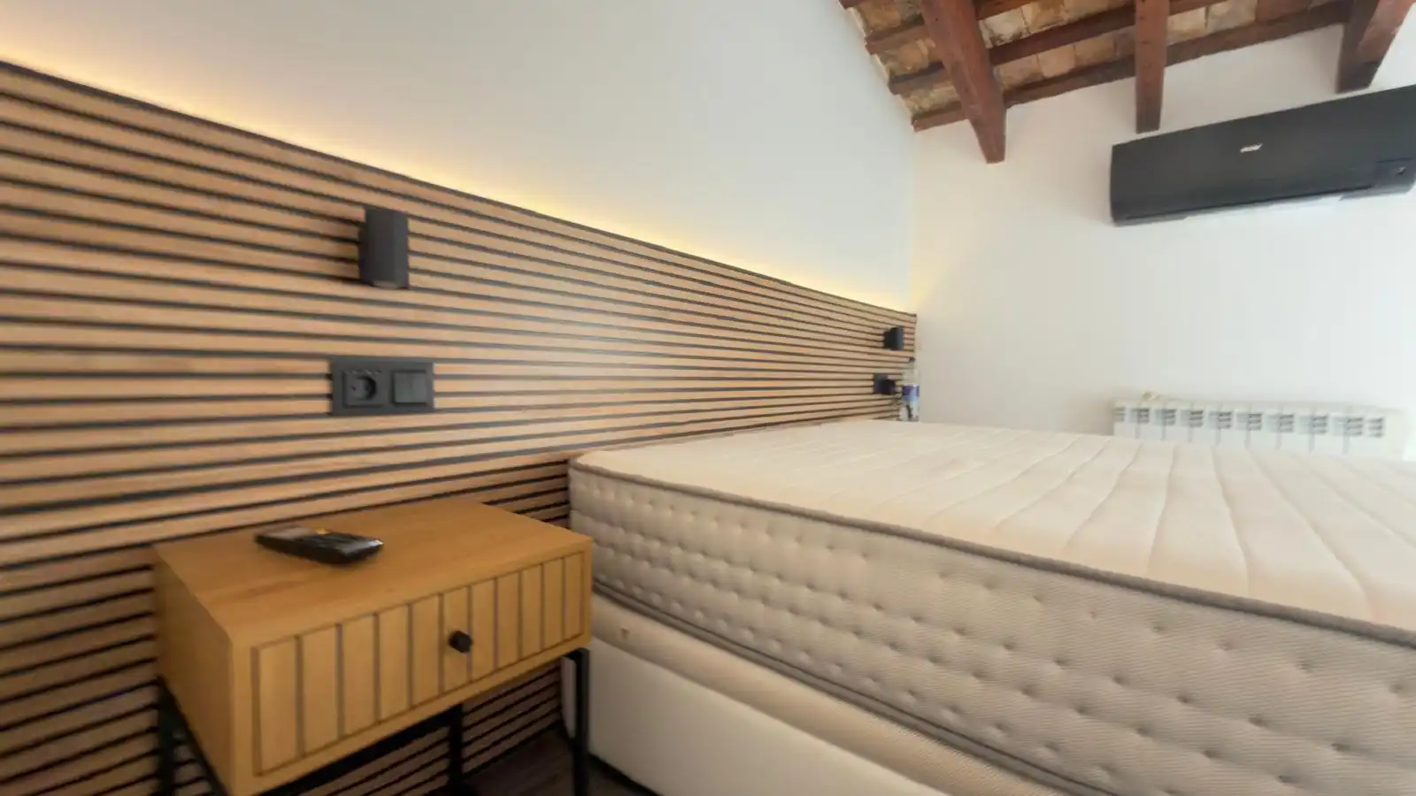 Schlafzimmer von Wohnung zur Miete in Valencia mit Klimaanlage, Heizung und Parkett