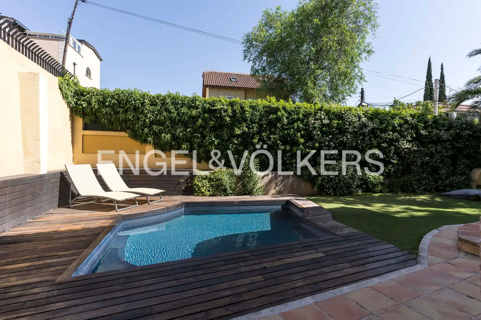 Piscina de Casa o chalet en venta en Madrid con Aire acondicionado, Calefacción y Jardín privado