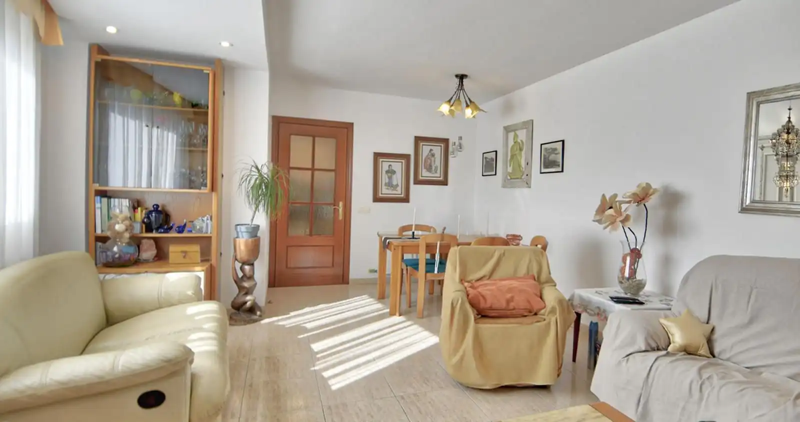 Wohnzimmer von Einfamilien-Reihenhaus zum Verkauf in Palafrugell mit Klimaanlage, Heizung und Terrasse
