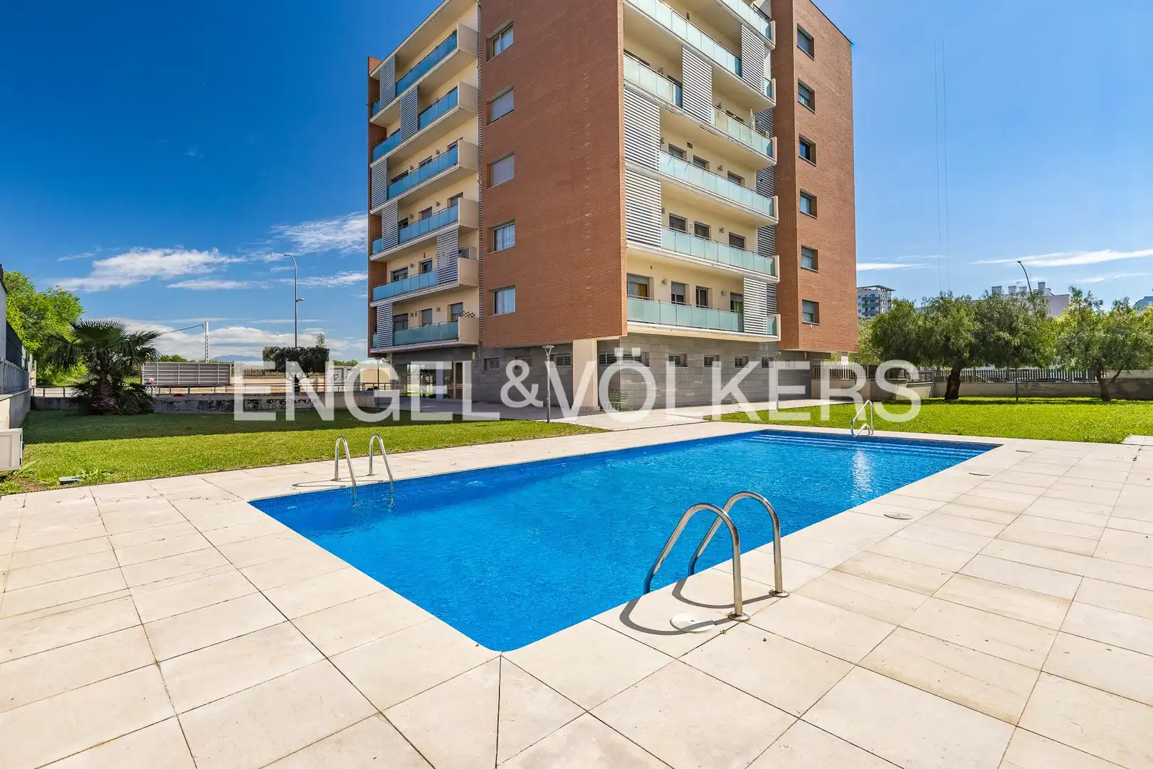 Piscina de Piso en venta en Montcada i Reixac con Aire acondicionado, Calefacción y Jardín privado