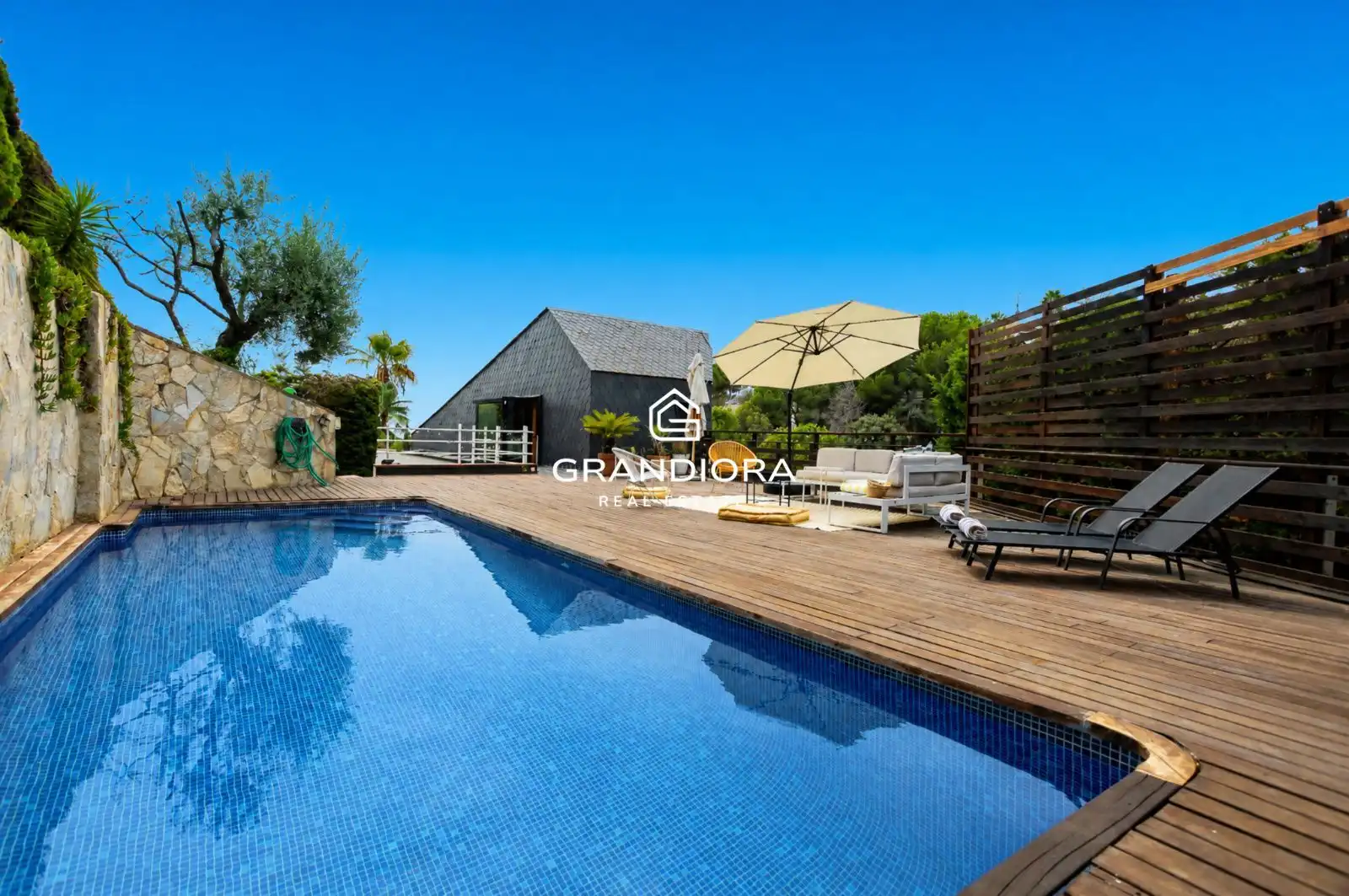 Exterior view of Houses for rent in Alella  with Swimming Pool