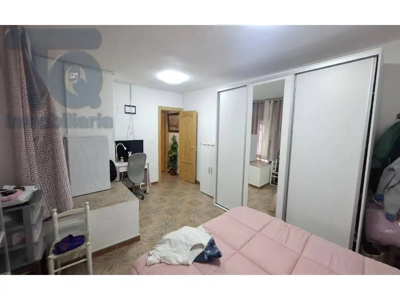 Dormitori de Casa adosada en venda en Granada amb Aire condicionat, Calefacció i Terrassa