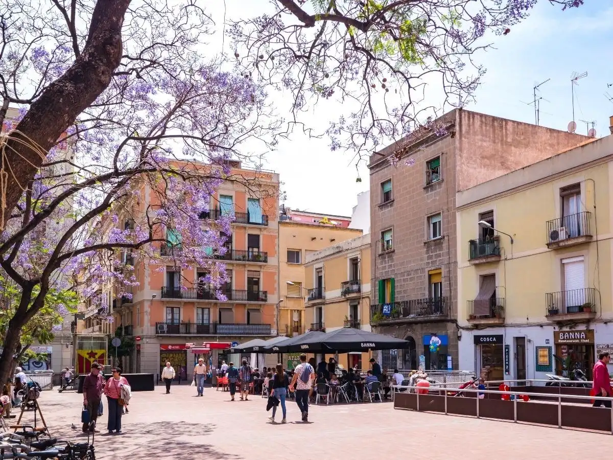 Vista exterior de Edifici en venda en Barcelona