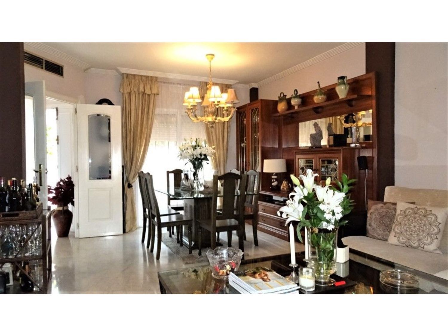 Dining room of House or chalet for sale in  Sevilla Capital  with Air Conditioner, Private garden and Alarm