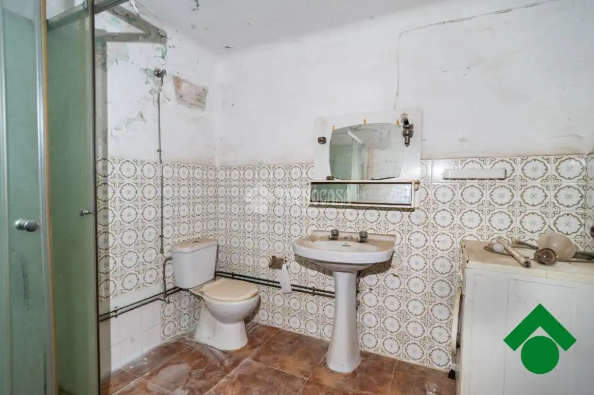 Badezimmer von Einfamilien-Reihenhaus zum Verkauf in Santa Fe
