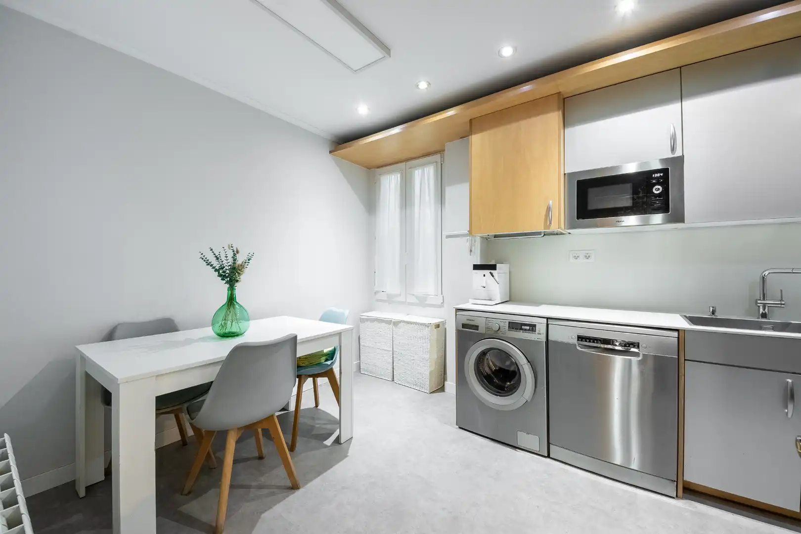 Kitchen of Flat for sale in Bilbao   with Heating, Oven and Washing machine