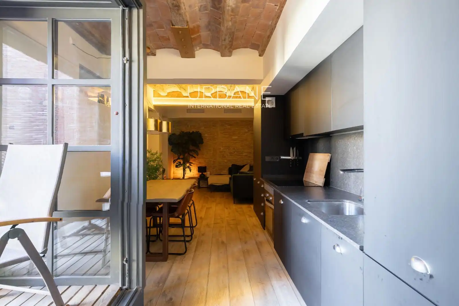 Küche von Wohnung zum Verkauf in Barcelona mit Klimaanlage, Heizung und Terrasse