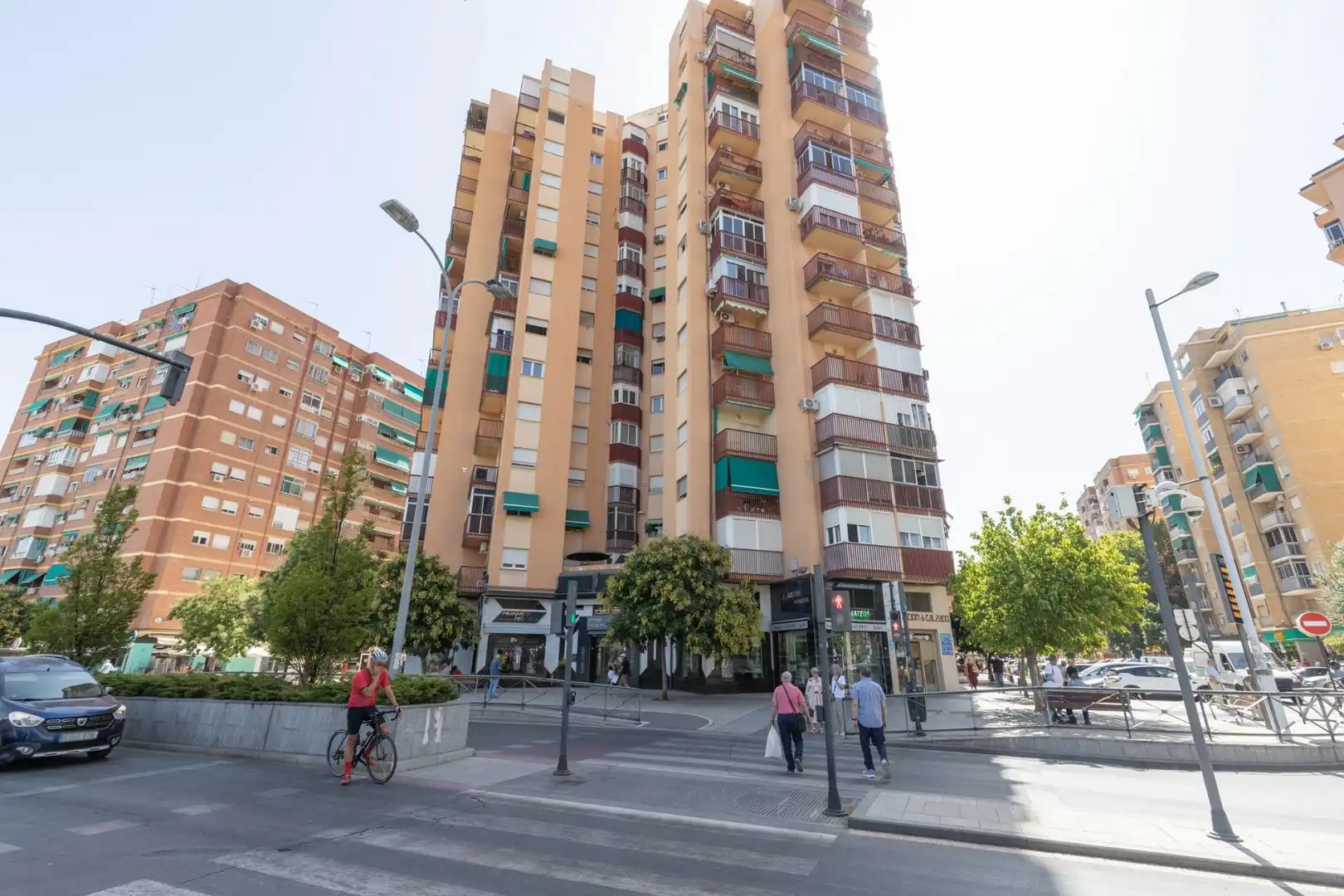 Vista exterior de Piso en venta en Granada con Terraza, Amueblado y Balcón