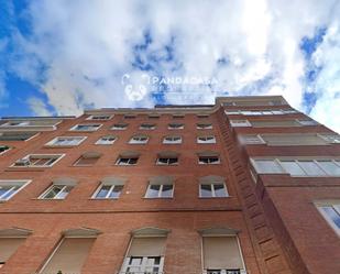 Vista exterior de Àtic de lloguer en  Madrid Capital amb Aire condicionat, Calefacció i Moblat