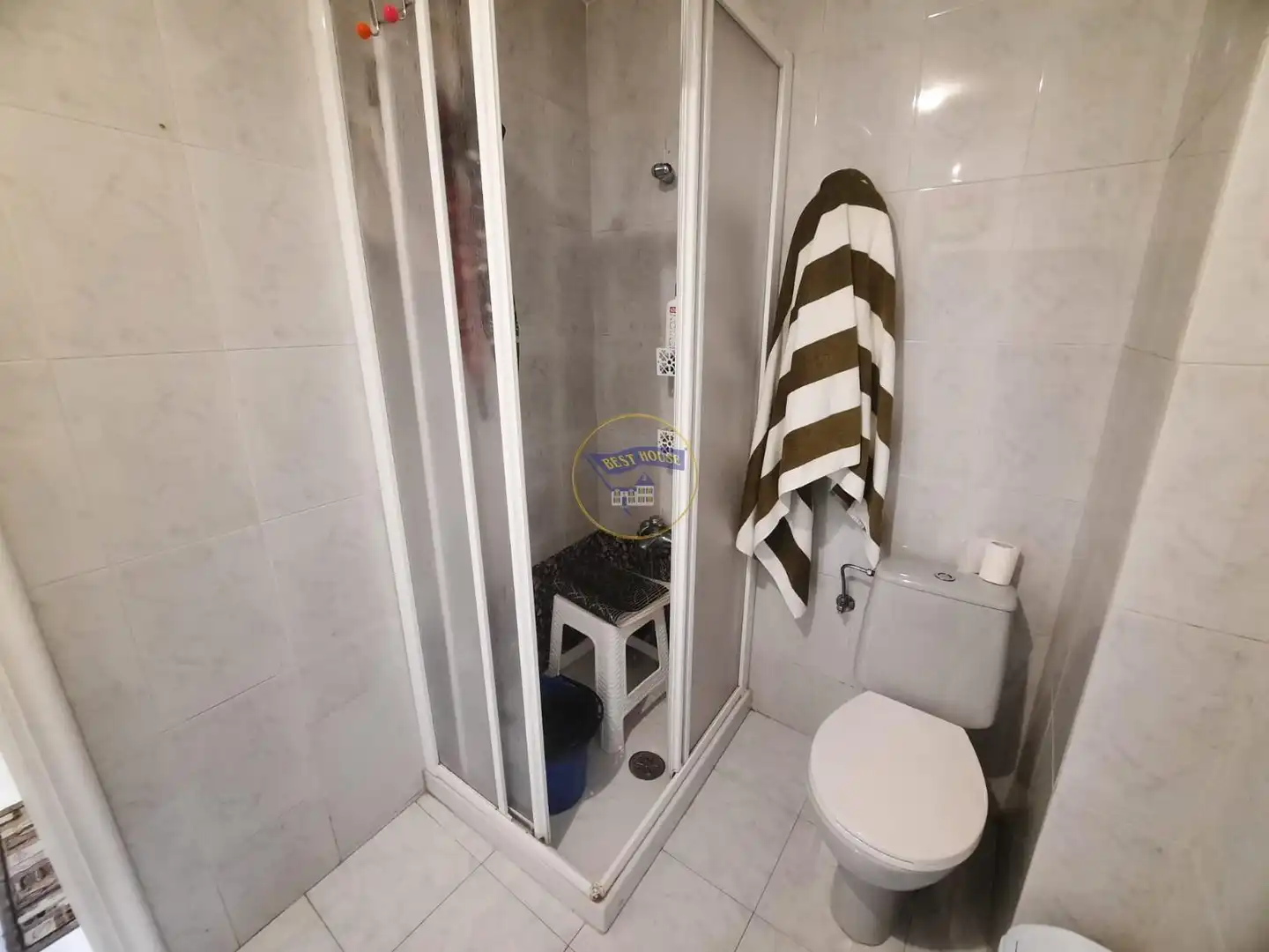 Baño de Piso en venta en Vigo  con Calefacción y Amueblado