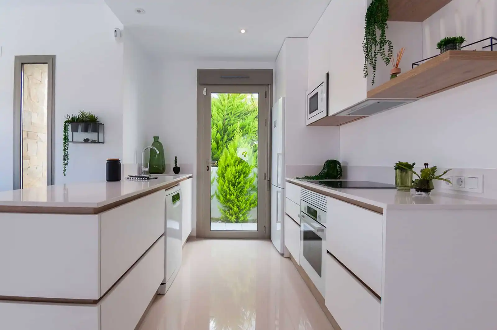 Cuina de Casa o xalet en venda en Los Alcázares amb Aire condicionat, Jardí privat i Terrassa