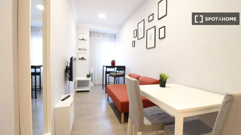 Sala d'estar de Pis per a compartir en Madrid amb Aire condicionat, Calefacció i Terrassa