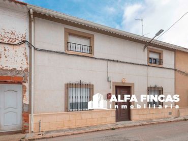 Xalet amb jardí en venda a del Agua