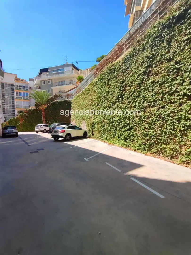 Parking of Flat for rent in Benidorm  with Air Conditioner, Heating and Terrace