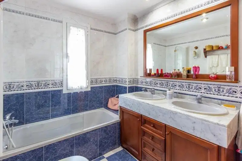Bathroom of Houses for sale in Granada  with Air Conditioner, Heating and Terrace