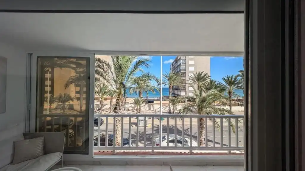 Habitación de Apartamento en venta en Elche / Elx con Aire acondicionado, Terraza y Amueblado