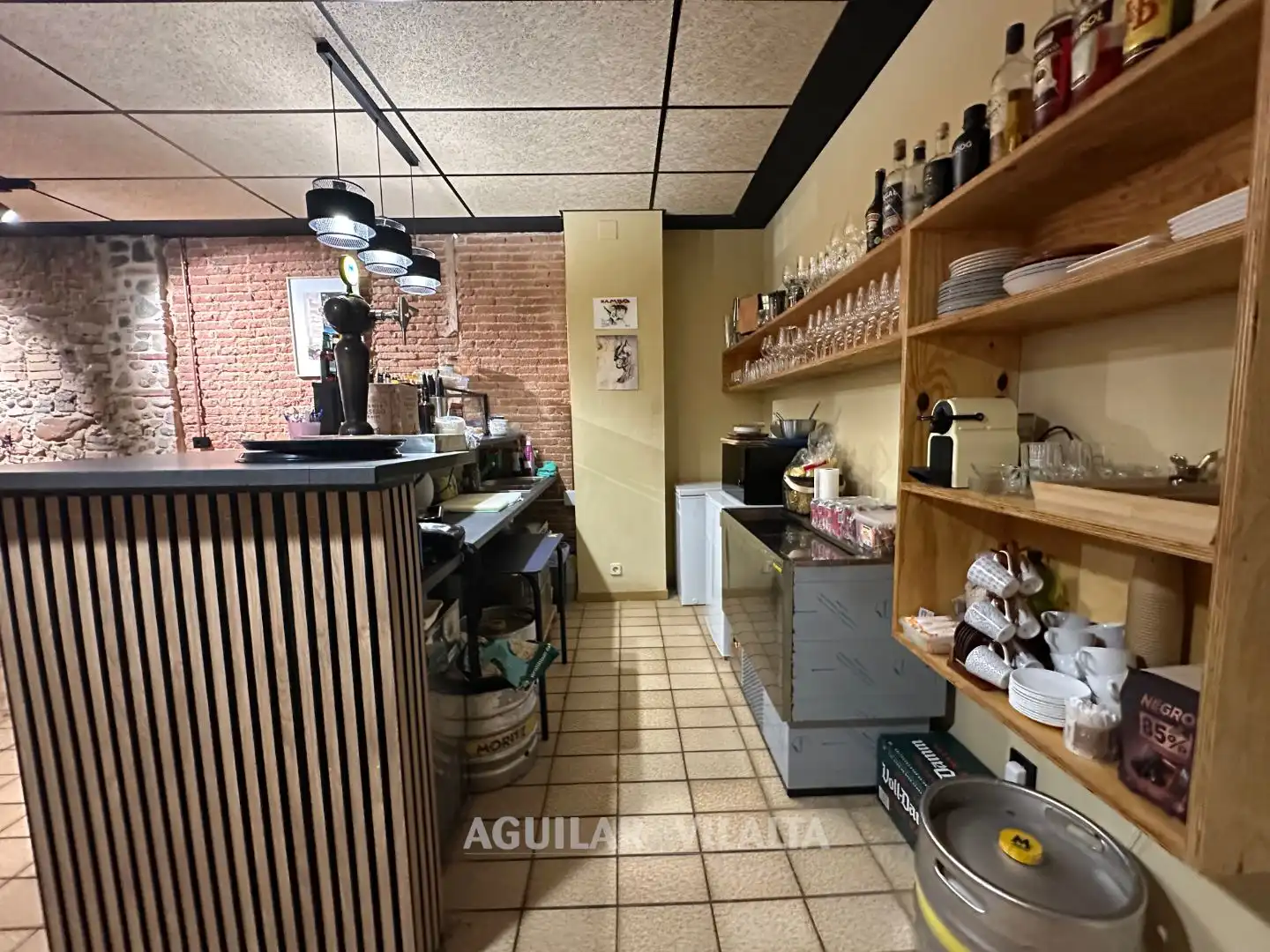 Business premises for transfer in Joan Prim 141, imagen 4