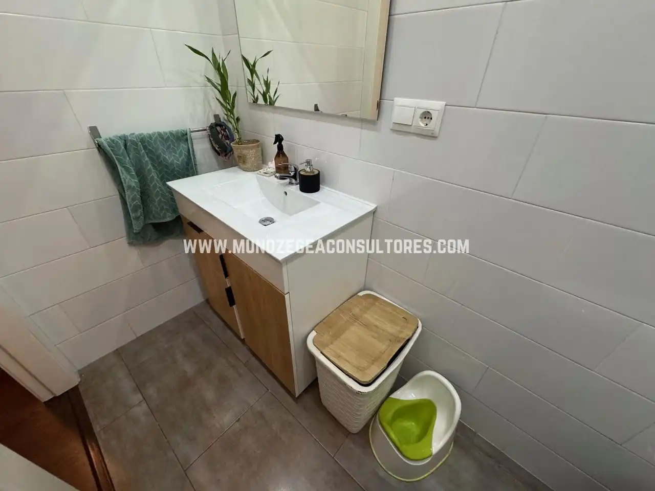 Badezimmer von Haus oder Chalet zum Verkauf in Lucena mit Klimaanlage und Terrasse