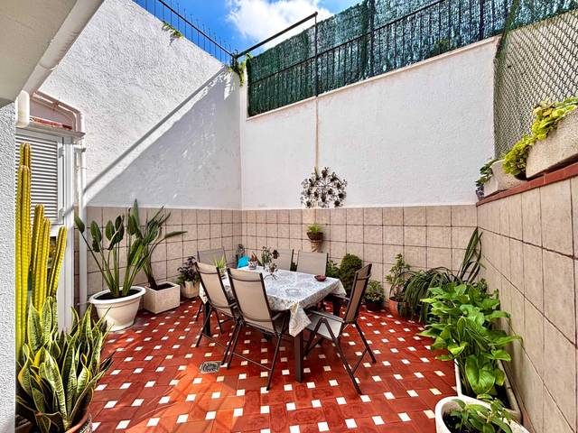 Casa adosada en Venta en Carrer RECTOR en Centre