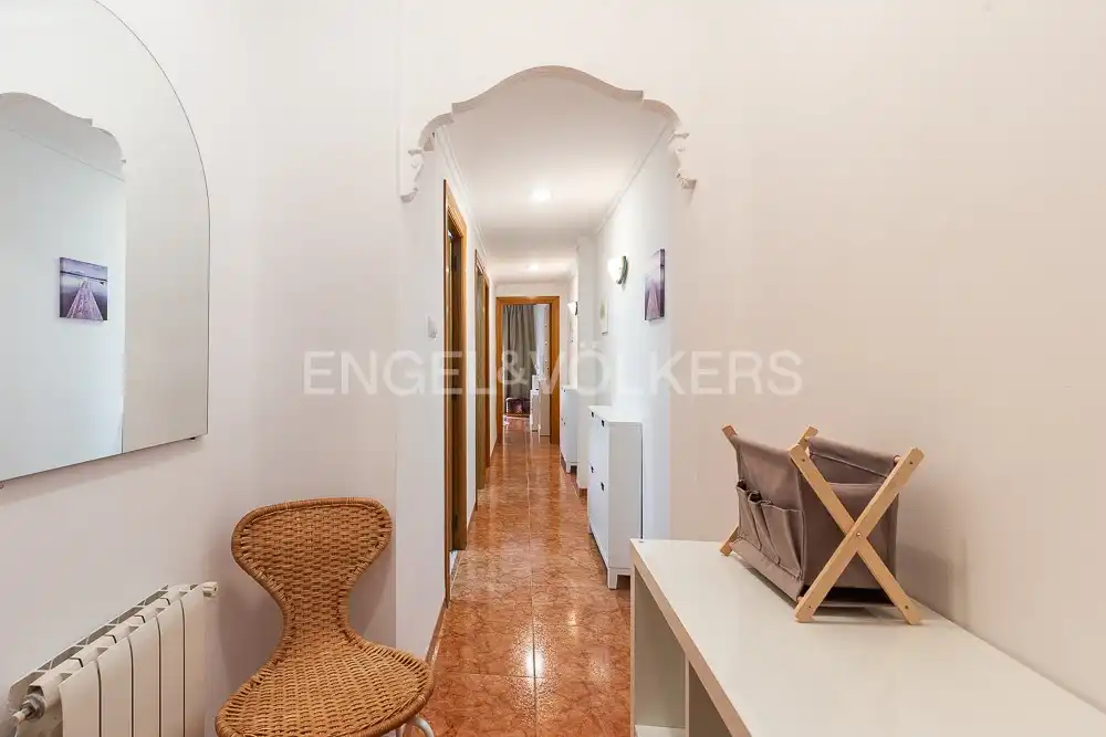 Flat for rent in Valencia  with Air Conditioner, Heating and Furnished