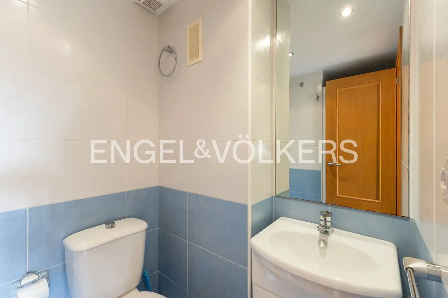 Badezimmer von Wohnung zum Verkauf in Oropesa del Mar / Orpesa mit Klimaanlage, Heizung und Privatgarten