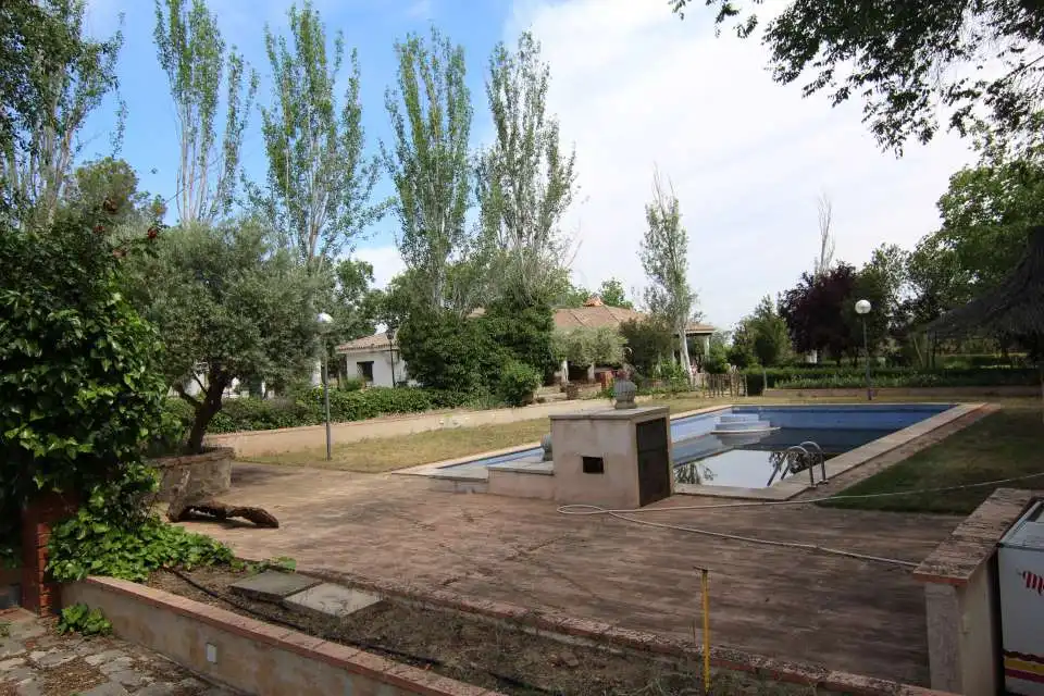 Schwimmbecken von Residential zum Verkauf in Nambroca