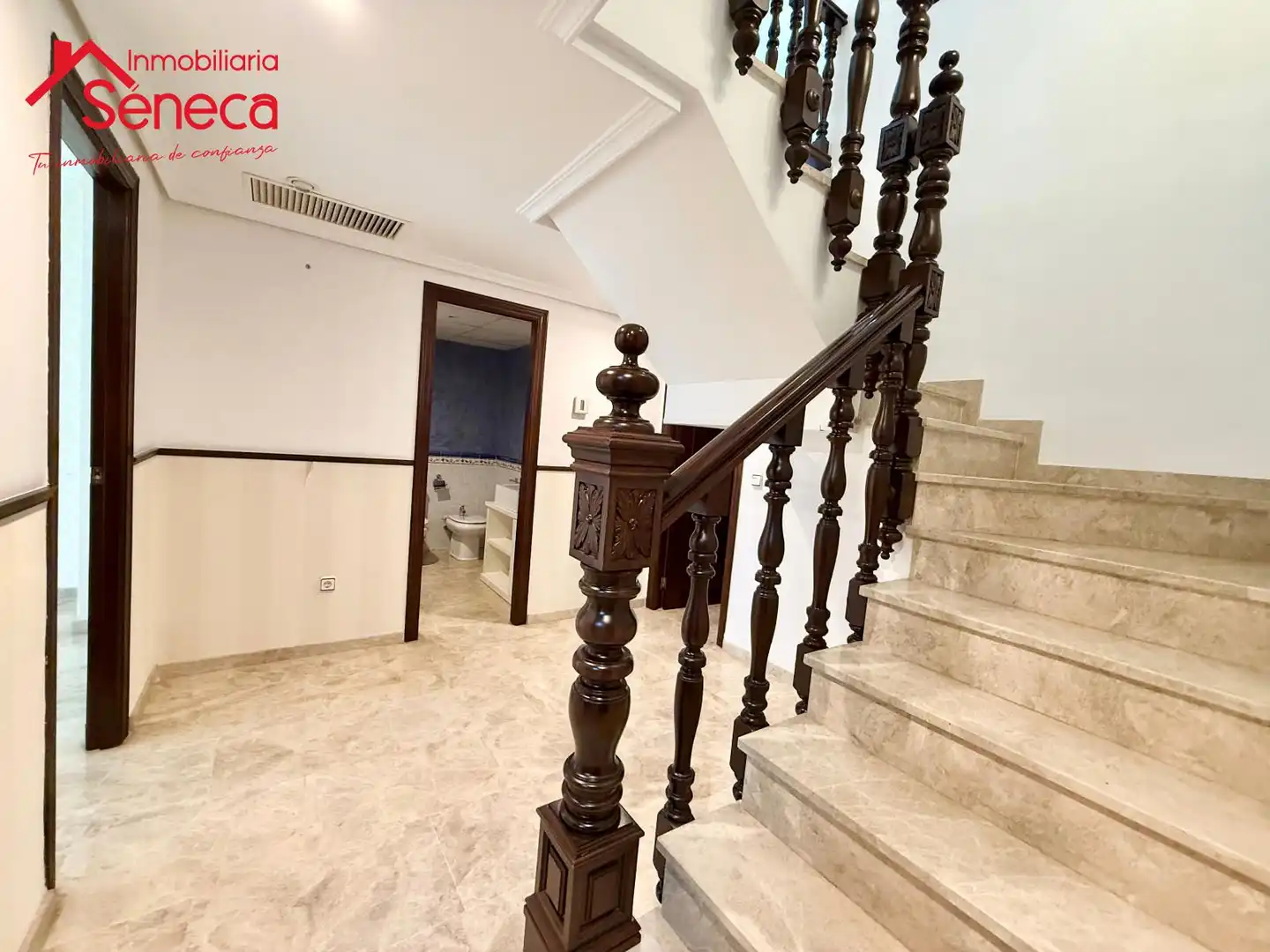 Maisonette zum Verkauf in  Córdoba Capital mit Klimaanlage, Heizung und Terrasse