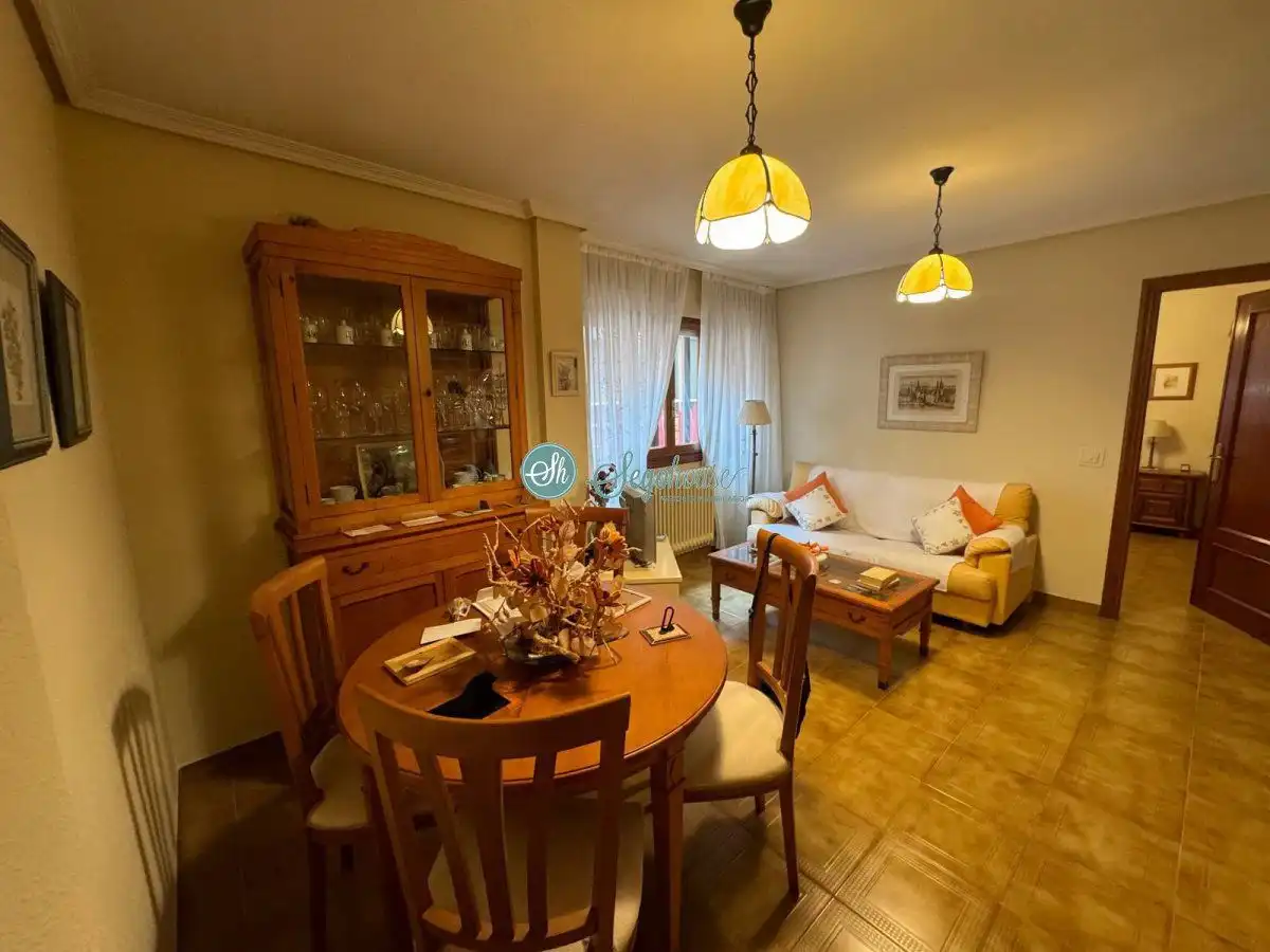 Comedor de Piso en venta en Segovia con Calefacción, Terraza y Trastero