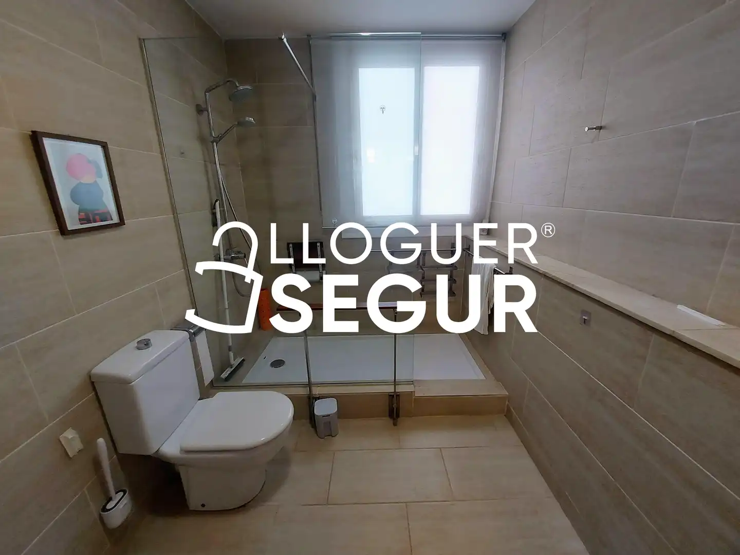 Bany de Pis de lloguer en Barcelona amb Aire condicionat, Calefacció i Moblat