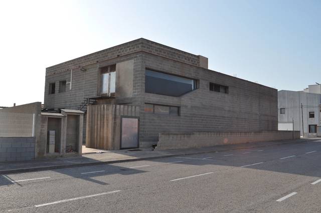 Nave industrial en Venta en Carrer Llevant en Vilamalla