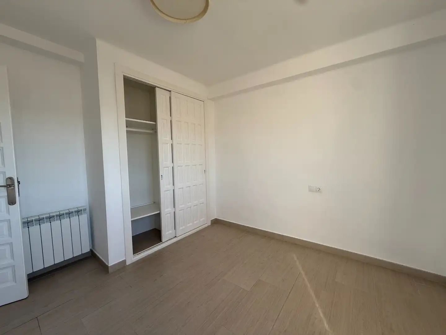 Bedroom of Flat for sale in Torredembarra  with Air Conditioner, Heating and Parquet flooring
