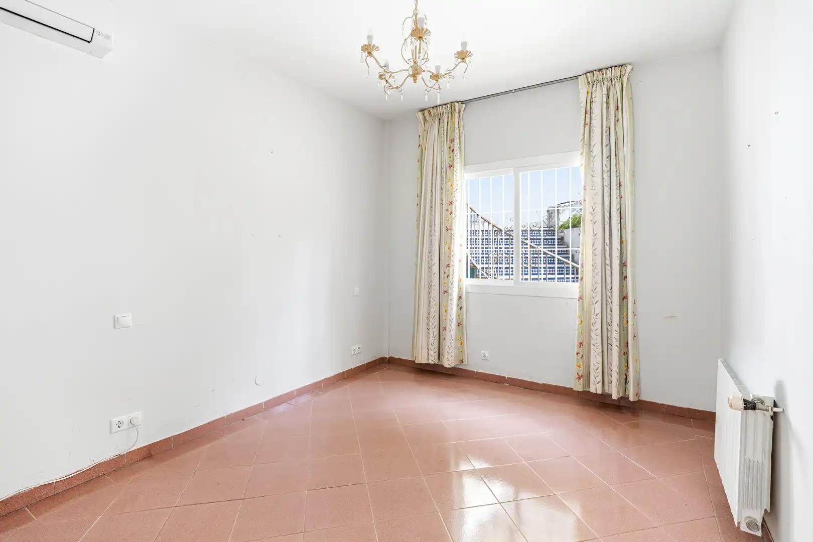 Dormitori de Casa o xalet en venda en Benahavís amb Jardí privat, Terrassa i Piscina