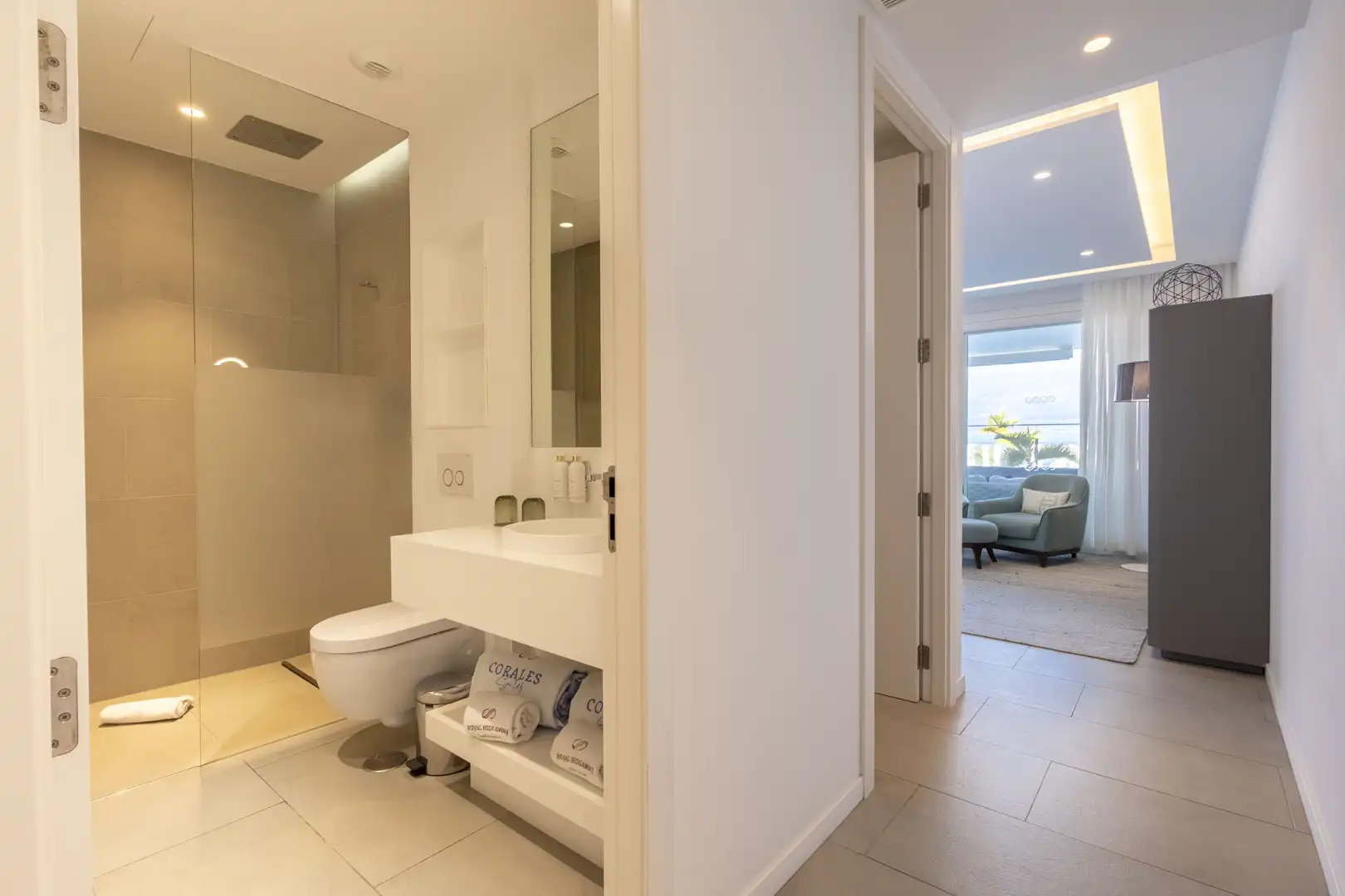Baño de Piso en venta en Adeje con Aire acondicionado, Terraza y Trastero