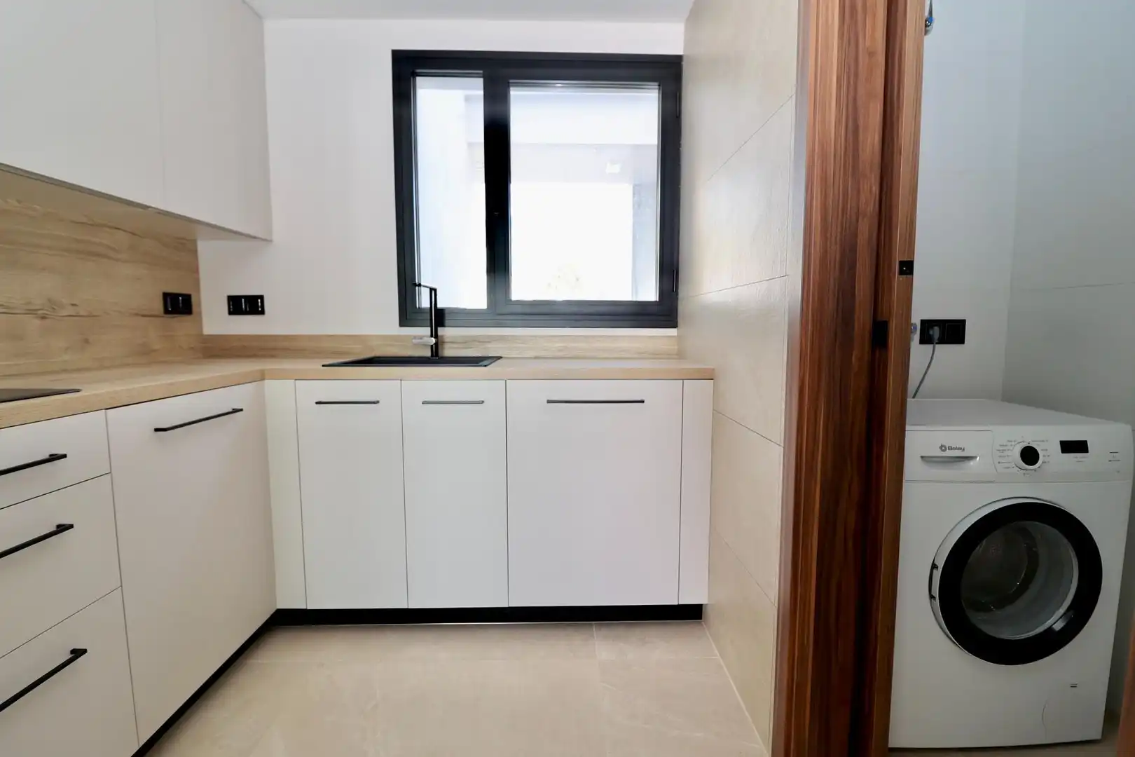 Kitchen of Flat for sale in Marbella  with Air Conditioner, Private garden and Terrace