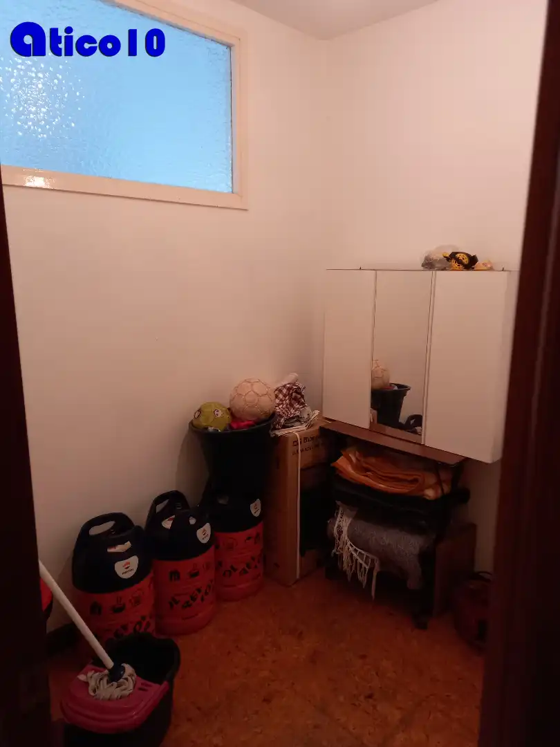 Schlafzimmer von Einfamilien-Reihenhaus zum Verkauf in Oviedo  mit Heizung, Privatgarten und Parkett