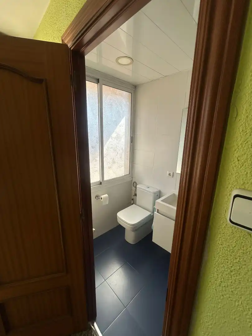 Baño de Casa adosada en venta en Badalona con Aire acondicionado, Calefacción y Terraza