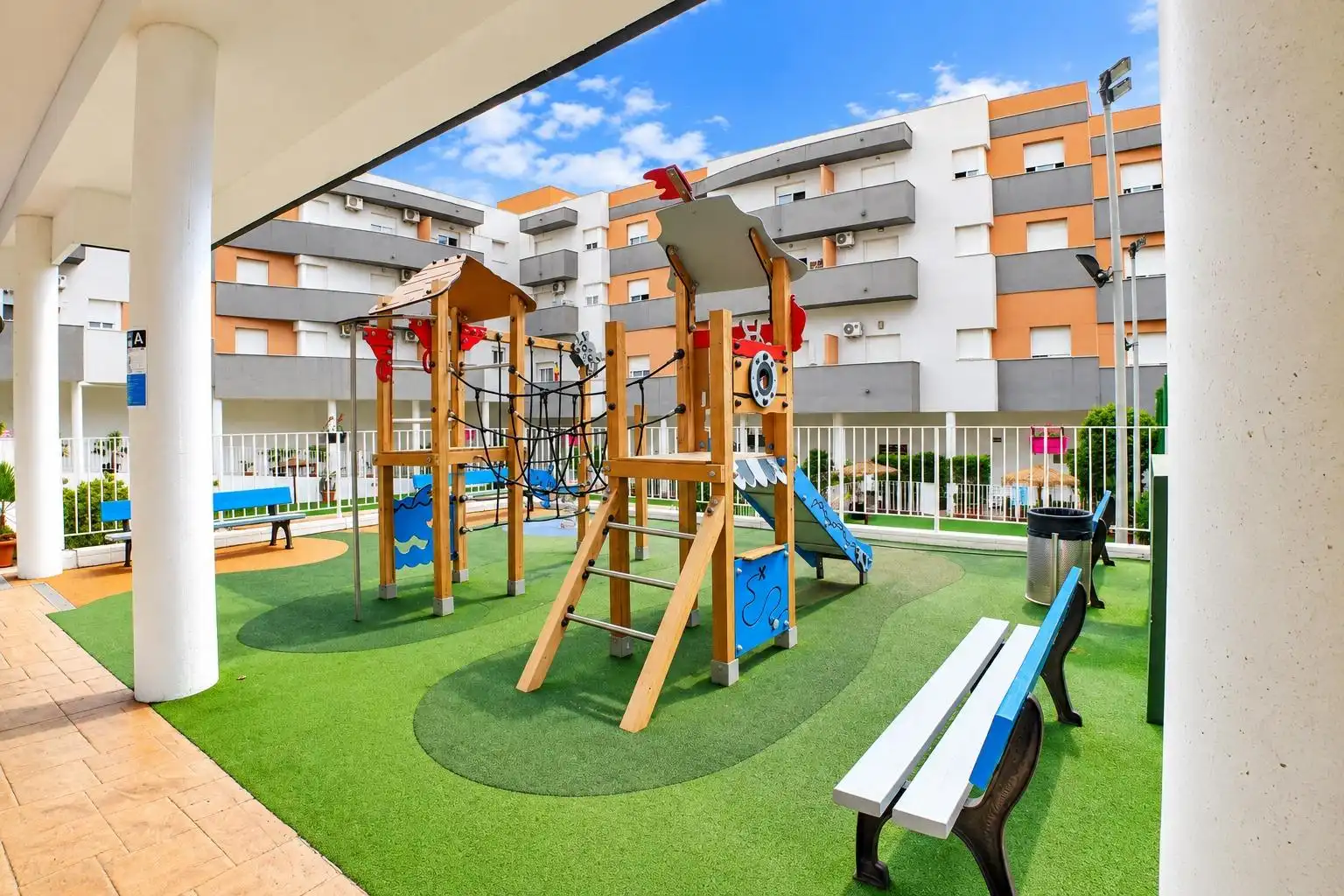 Appartamento con piscina in vendita a Avenida HISPANIDAD DE LA (CB), imagen 36