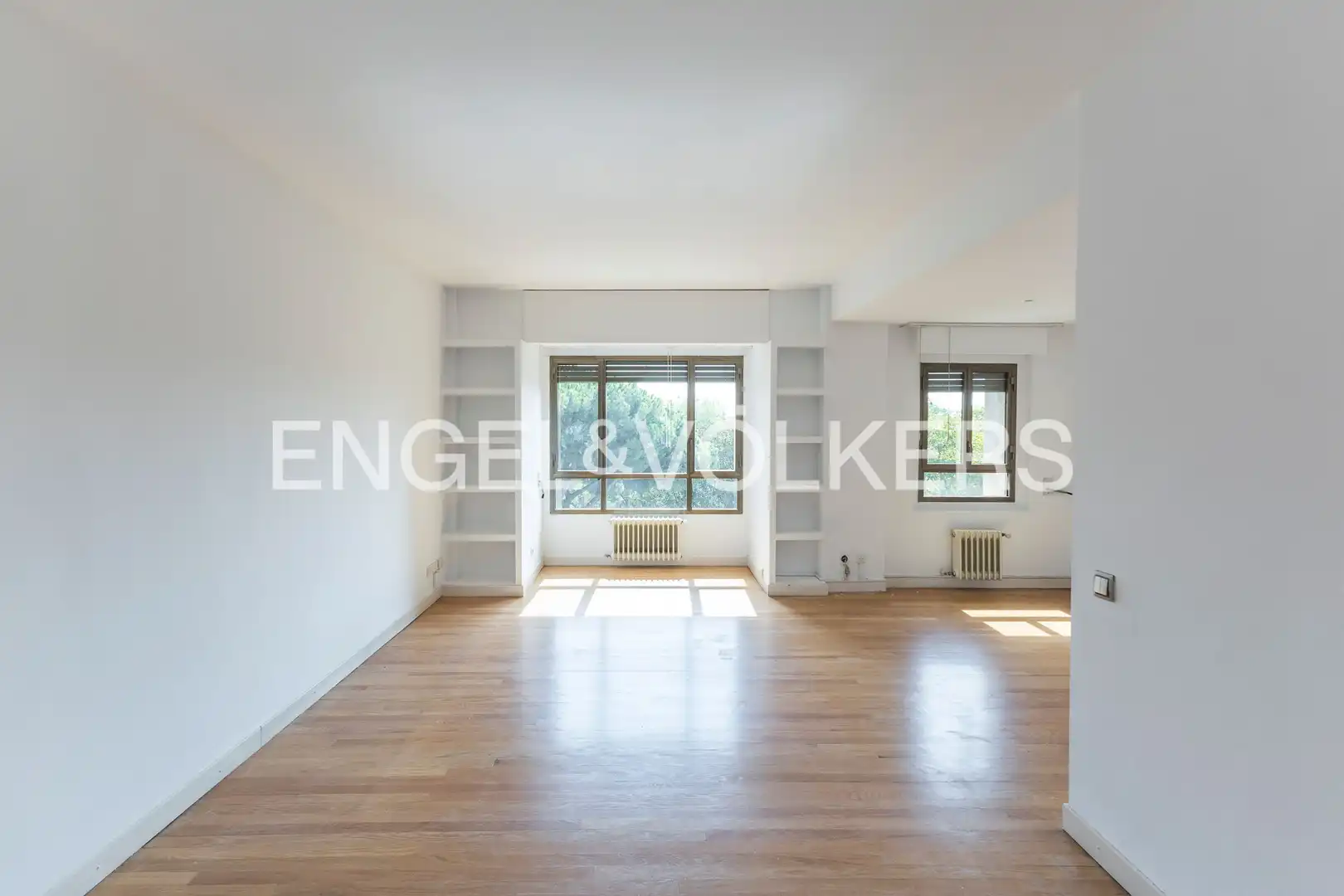 Wohnzimmer von Wohnung zur Miete in Madrid mit Klimaanlage, Heizung und Privatgarten