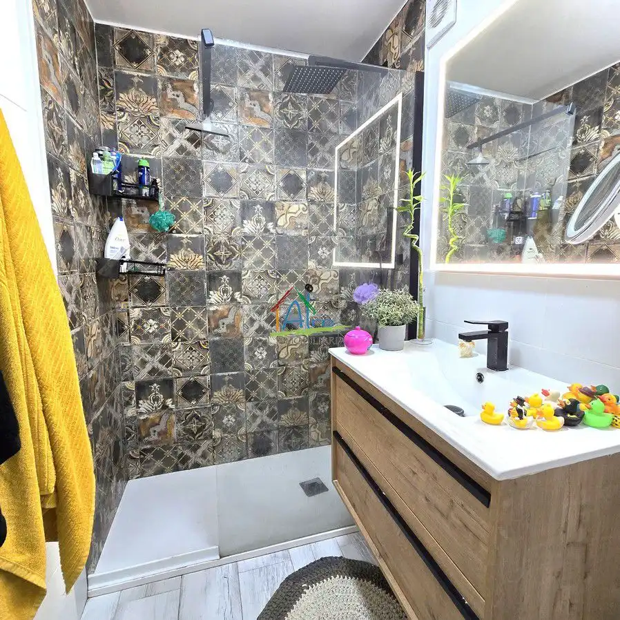 Bany de Apartament en venda en Almonte amb Aire condicionat i Moblat
