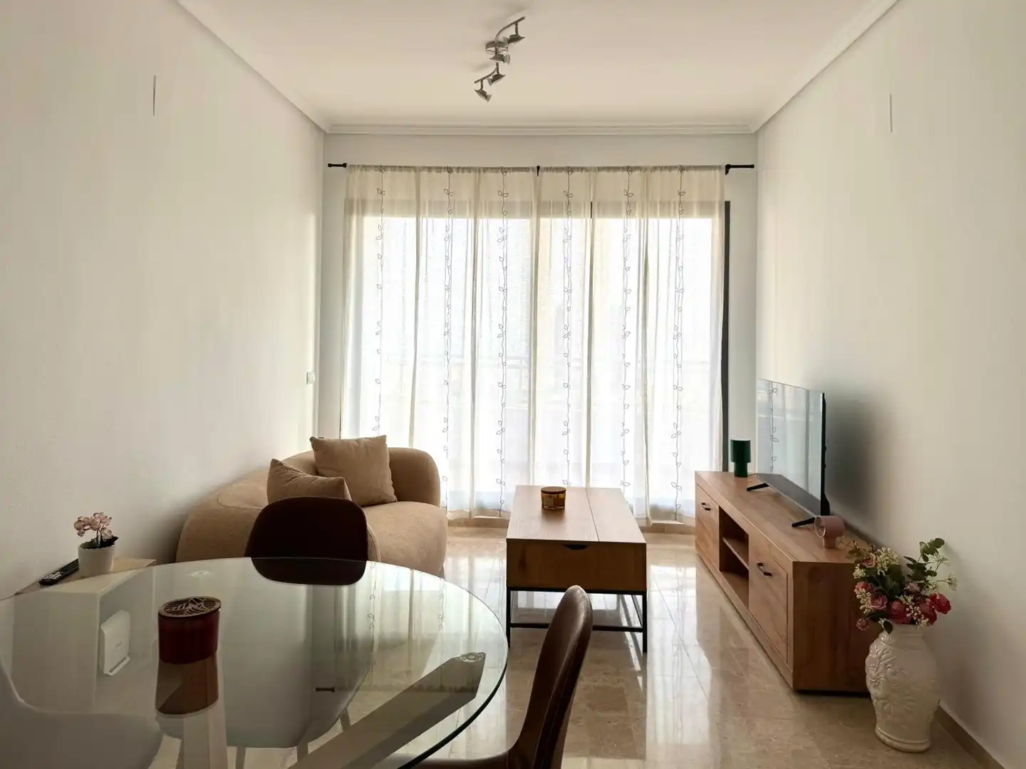 Living room of Apartments for sale in Benidorm  with Terrace, Storage room and Furnished