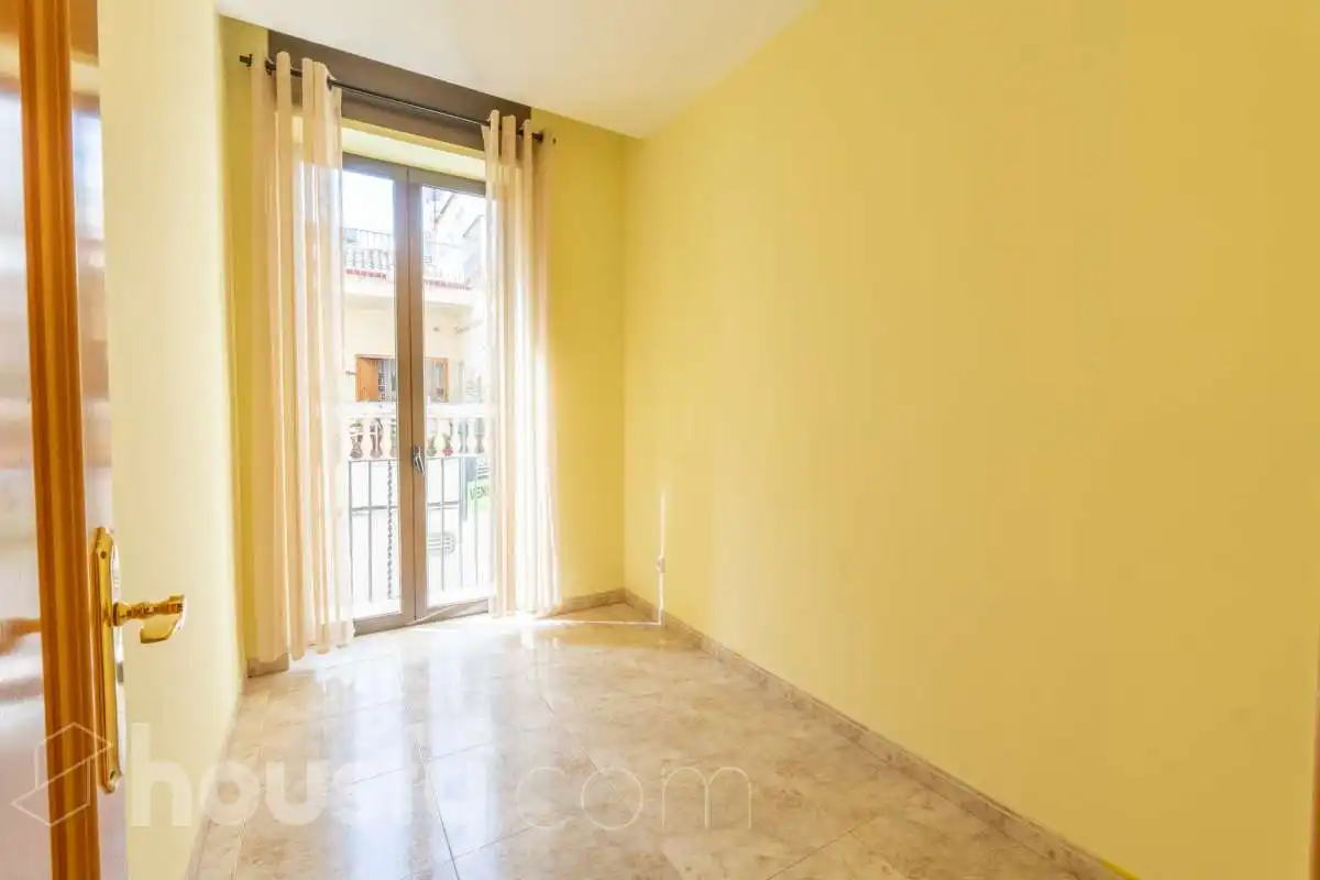 Schlafzimmer von Wohnung zum Verkauf in Vilanova i la Geltrú mit Klimaanlage, Heizung und Balkon