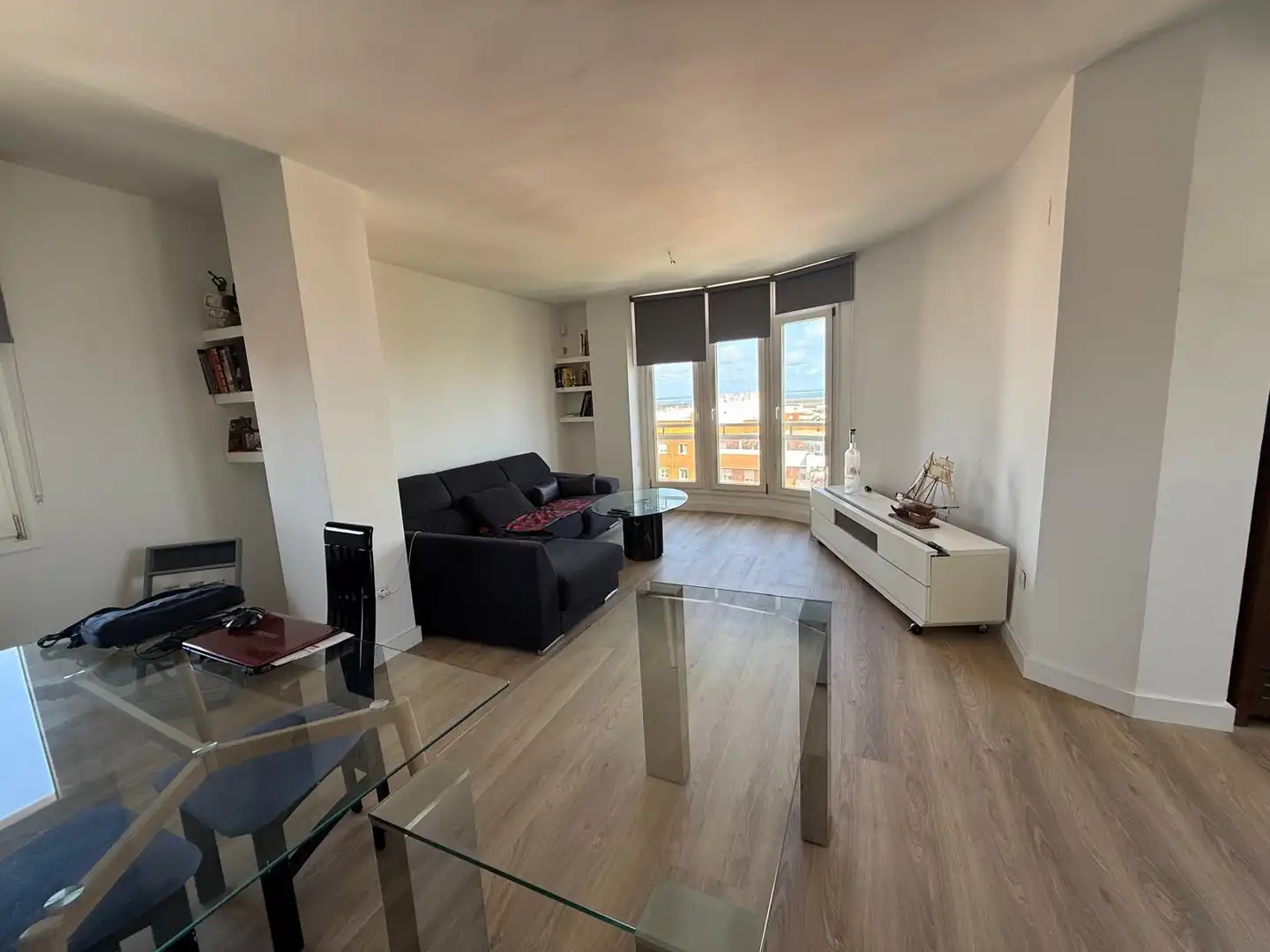 Wohnzimmer von Wohnung zur Miete in San Fernando mit Klimaanlage