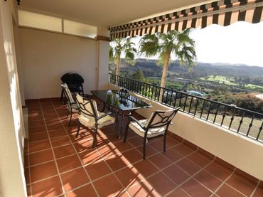 Flat with pool for sale in Mijas Golf
