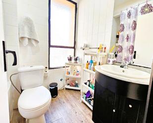 Bathroom of Flat for sale in Parla  with Terrace