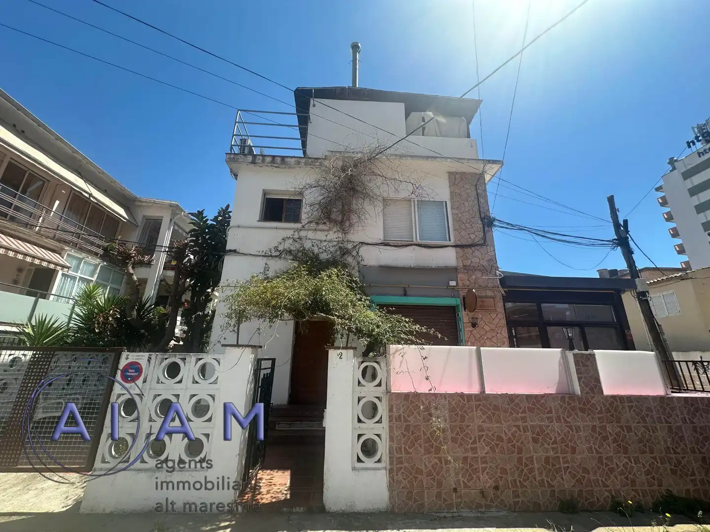 Außenansicht von Gebäude zum Verkauf in Calella